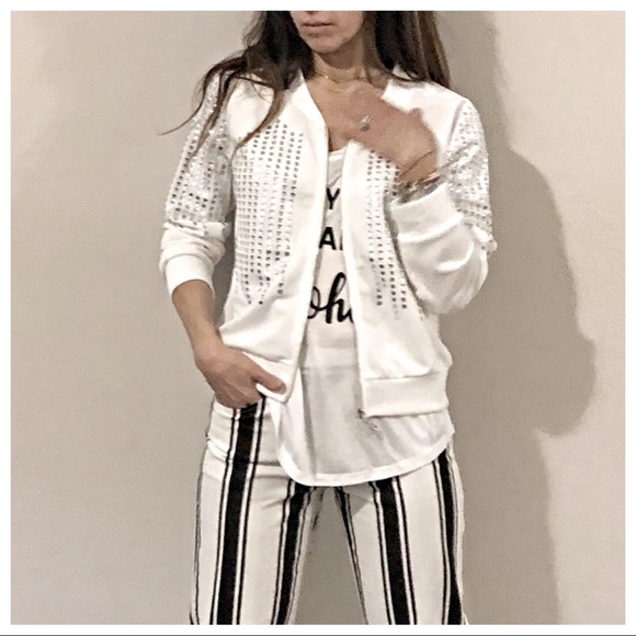 Jackets & Blazers - ✨LAST ONE SALE✨white embellished jacket